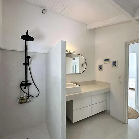 La Tancade, Pour 8 Personnes Avec Vue A 5 Minutes De La De L'almanarre A