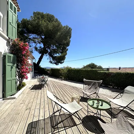 La Tancade, Pour 8 Personnes Avec Vue A 5 Minutes De La De L'almanarre A Hyères