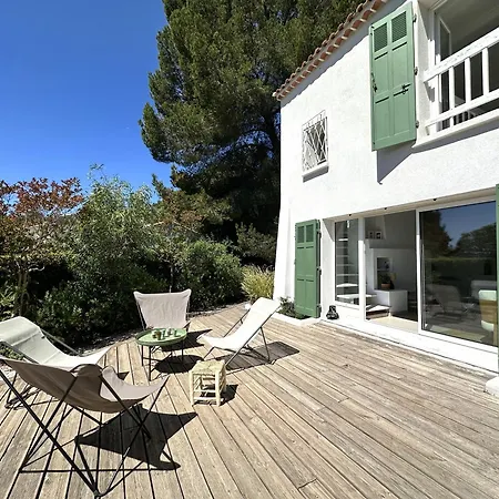 La Tancade, Pour 8 Personnes Avec Vue A 5 Minutes De La De L'almanarre A Villa *