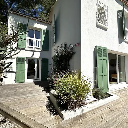 La Tancade, Pour 8 Personnes Avec Vue A 5 Minutes De La De L'almanarre A Villa *