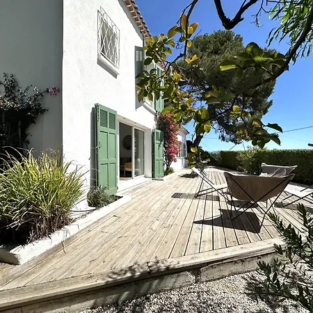 La Tancade, Pour 8 Personnes Avec Vue A 5 Minutes De La De L'almanarre A Villa Hyères