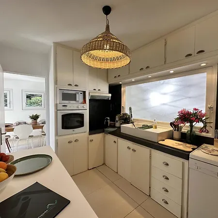 Villa La Tancade, Pour 8 Personnes Avec Vue A 5 Minutes De La De L'almanarre A *