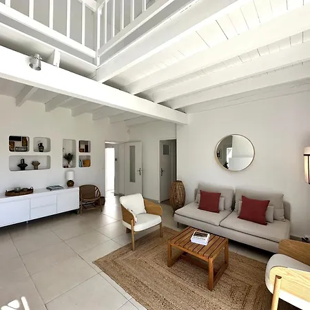 La Tancade, Pour 8 Personnes Avec Vue A 5 Minutes De La De L'almanarre A Villa *