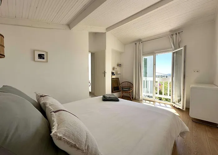 Villa La Tancade, Pour 8 Personnes Avec Vue A 5 Minutes De La De L'almanarre A