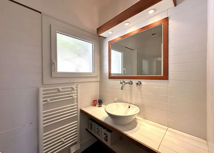 La Tancade, Pour 8 Personnes Avec Vue A 5 Minutes De La De L'almanarre A Hyères