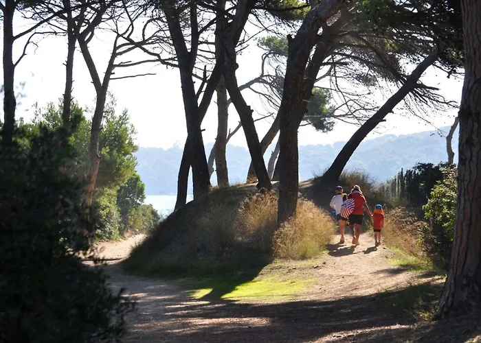 La Tancade, Pour 8 Personnes Avec Vue A 5 Minutes De La De L'almanarre A Villa Hyères