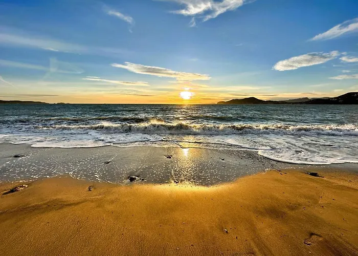 La Tancade, Pour 8 Personnes Avec Vue A 5 Minutes De La De L'almanarre A Villa *