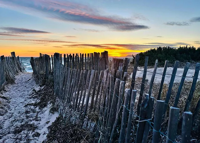 La Tancade, Pour 8 Personnes Avec Vue A 5 Minutes De La De L'almanarre A Villa