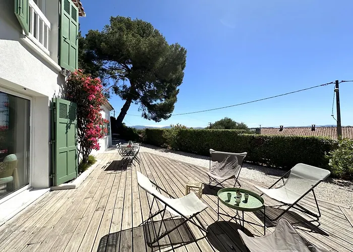 La Tancade, Pour 8 Personnes Avec Vue A 5 Minutes De La De L'almanarre A Hyères