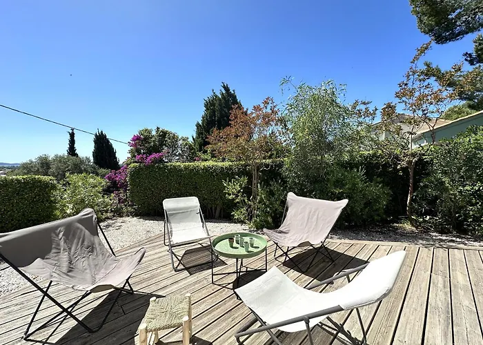 Villa La Tancade, Pour 8 Personnes Avec Vue A 5 Minutes De La De L'almanarre A