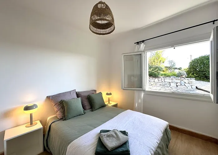 Villa La Tancade, Pour 8 Personnes Avec Vue A 5 Minutes De La De L'almanarre A