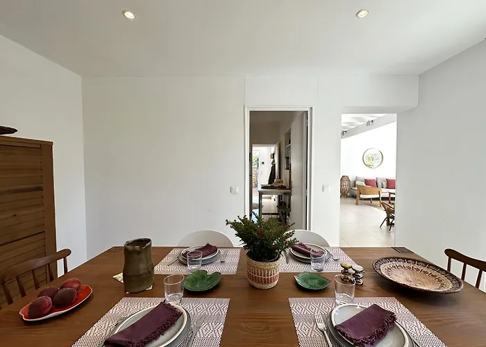 Villa La Tancade, Pour 8 Personnes Avec Vue A 5 Minutes De La De L'almanarre A *