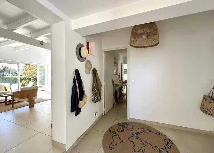 Villa La Tancade, Pour 8 Personnes Avec Vue A 5 Minutes De La De L'almanarre A *