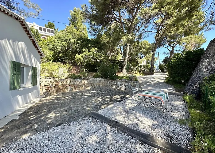 Villa La Tancade, Pour 8 Personnes Avec Vue A 5 Minutes De La De L'almanarre A